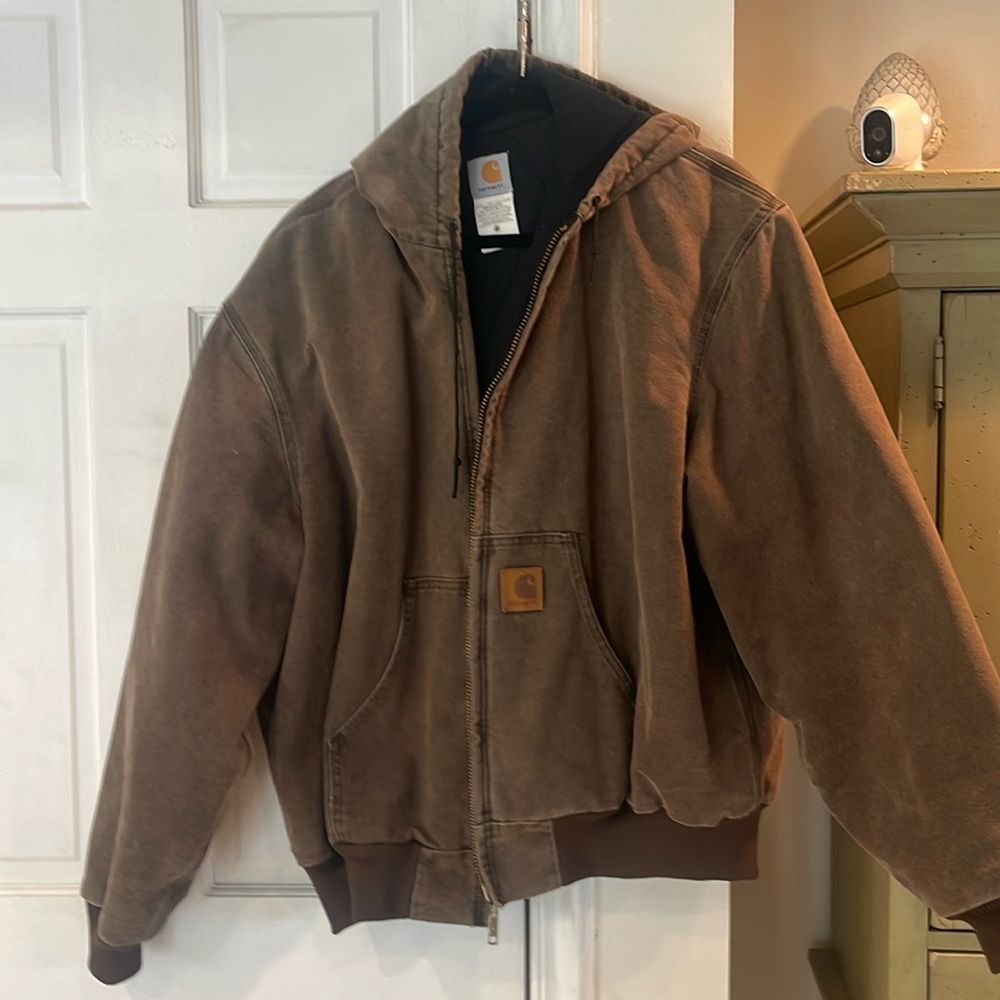 Men’s XXL Brown Carhartt jacket.
